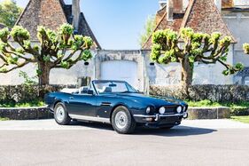 Aston Martin V8 Volante (1987) - als Lot 122 an der Artcurial-Versteigerung "Garden Party In Saint-Tropez" 2025