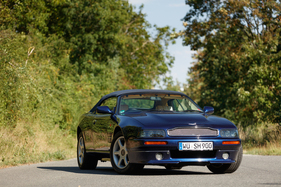 Aston Martin V8 Volante LWB Convertible (1997) - als Lot 224 an der Bonhams Goodwood Speedweek Versteigerung am 17. Oktober 2020