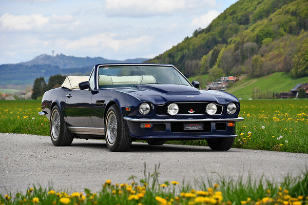 Aston Martin V8 Volante Vantage Specification (1981) - als Lot 19 angeboten an der Swiss Classic World Versteigerung der Oldtimer Galerie Toffen in Luzern am 3. Juni 2023