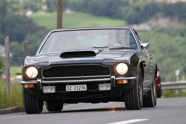 Aston Martin V8 - am Alpenbrevet 2020