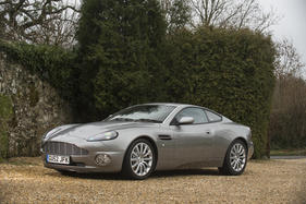 Aston Martin Vanquish (2003) - als Lot 070 angeboten an der Bonhams Versteigerung am Goodwood Members Meeting am 20. März 2016