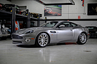 Bild: Aston Martin Vanquish S (2006) - als Lot 2079 an der RM/Sotheby's Fort Lauderdale Versteigerung vom 25. bis 26. März 2022