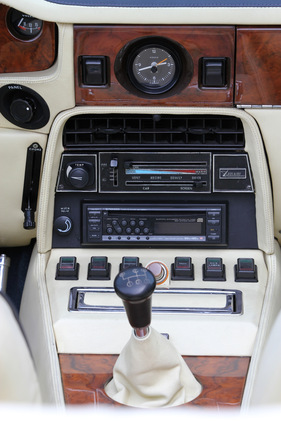 Aston Martin Vantage Volante (1981)