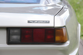 Aston Martin Virage (1990) - breite Heckleuchten