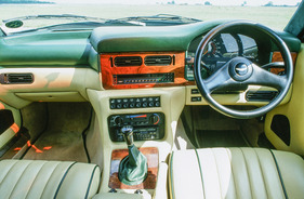 Aston Martin Virage (1990) - der Testwagen als Rechtslenker-Variante