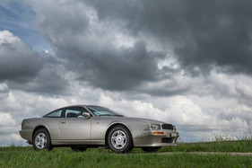 Aston Martin Virage (1990) - grosse Fensterfläche für eine gute Rundumsicht