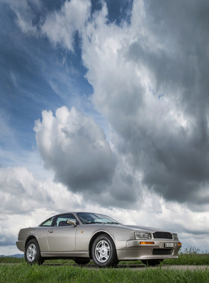 Aston Martin Virage (1990) - knapp über 4,7 Meter lang und etwas mehr als 1,8 Meter breit