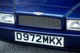 Aston Martin Virage Prototype (1986) – Modern: Kühlergrill in lackierter statt verchromter Maske