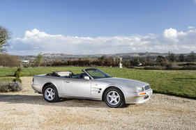 Aston Martin Virage Volante Convertible (1994) - angeboten als Lot 207 an der Aston Martin Werksversteigerung von Bonhams am 9. Mai 2015