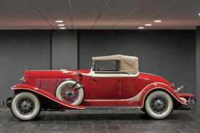 Auburn 12-161 Cabriolet C (1933) - angeboten als Lot 419 an der Bonhams-Versteigerung im Grand Palais Paris am 4. Februar 2016