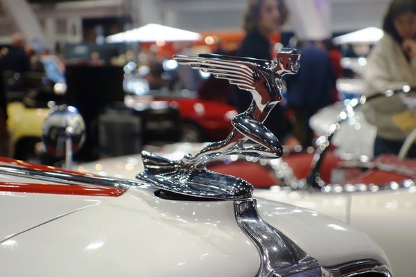 Auburn 8-100 A Phaeton (1932) geflügelte Kühlerfigur – Classic Car Show Brussels 2022