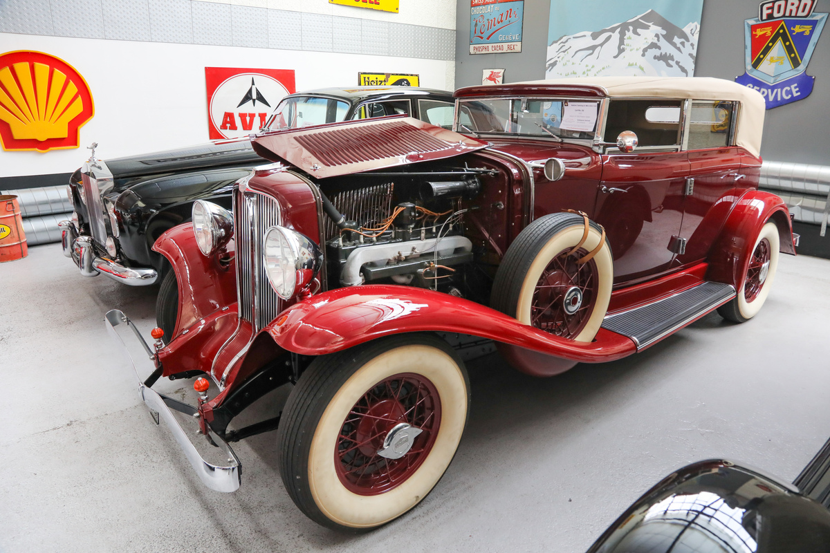 Auburn 8-100A Phaeton Sedan (1932) - als Lot 56 angeboten an der Versteigerung der Oldtimer Galerie in Toffen am 22. März 2025