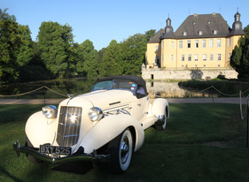Auburn 851 Speedster "Marlene Dietrich" (1935) - am Concours d'Elegance "Jewels in the Park" im Schloss Dyck - Class F "Nobless Design" (C23)