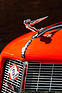 Auburn 851 Supercharged Boattail Speedster (1935) - Auburn Kühlerfigur - Fussgängerschutz war damals noch kein Thema