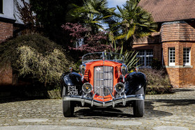 Auburn 851 Supercharged Boattail Speedster (1935) - Hoher Kühlergrill und klassische Kotflügel
