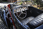 Auburn 851 Supercharged Boattail Speedster (1935) - Sportliches Cockpit mit etwas Patina