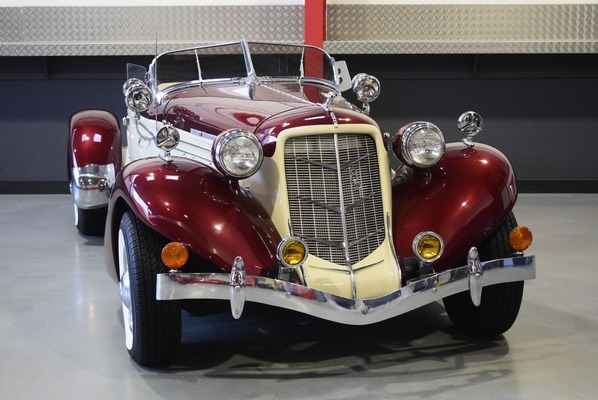 Bild: Auburn Speedster 851 'Boattail' Convertible (1975) - wird an der "Exclusive Oldtimer" Auktion bis am 9. Mai 2021 von Catawiki versteigert