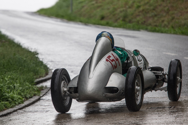 Auch Frauen waren am Start. Iris Thurnherr im Kondor-BMW F3 mit satten 25 PS!