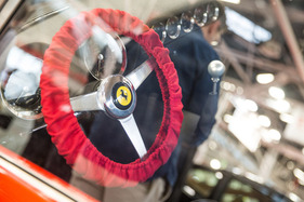 Auch Lenkräder haben es gerne warm und gemütlich – Auto e Moto d'Epoca 2024 Auch Lenkräder haben es gerne warm und gemütlich – Auto e Moto d'Epoca 2024