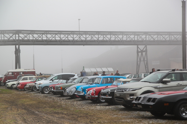 Bild Auch auf dem Besucherparkplatz fast ausschliesslich Klassiker - Oldtimermesse St. Gallen am 30. Oktober 2016