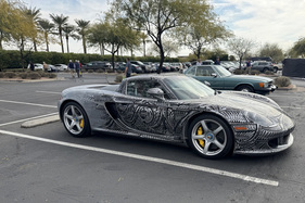 Auch auf dem Besucherparkplatz gibt es interessante Autos - Bonhams Scottsdale Versteigerung 2025