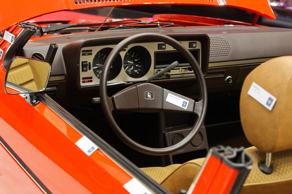 Auch das Lenkrad gibt es noch zu kaufen bei Volkswagen - Retro Classics Bavaria 2017 in Nürnberg