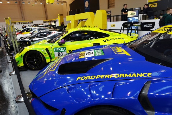 Auch der ADAC präsentierte Fahrzeuge zum Jubiläum der DTM – Essen Motor Show 2024