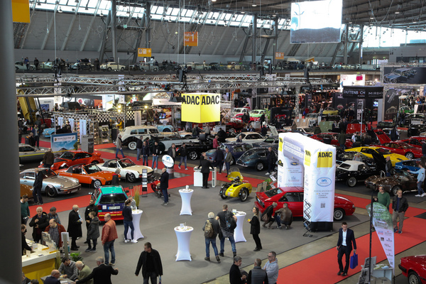 Auch der ADAC war in der Premium-Halle 1 vertreten - Retro Classics Stuttgart 2020
