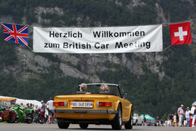 Auch der Triumph TR6 wird willkommengeheissen - British Car Meeting Mollis 2017 Auch der Triumph TR6 wird willkommengeheissen - British Car Meeting Mollis 2017