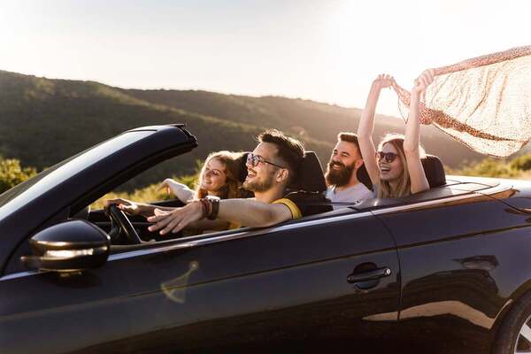Bild: Auch die Generation Z hat Freude am Autofahren