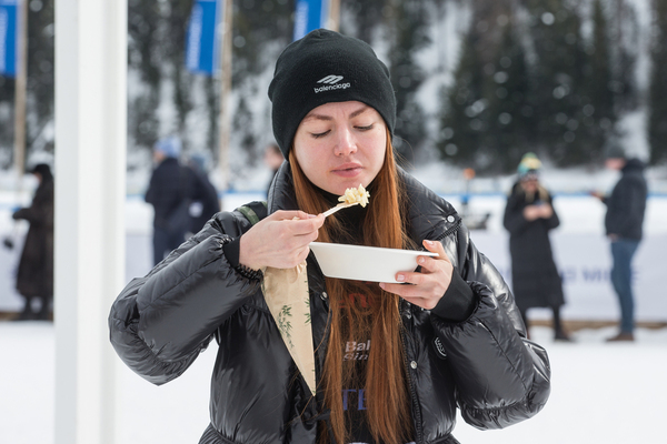 Auch die High Society muss sich verpflegen - The I.C.E. St. Moritz 2025