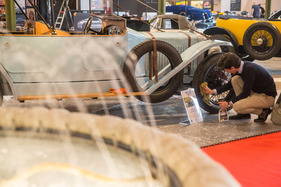 Auch die Reifen müssen blitzblank sein – Techno Classica 2024 Auch die Reifen müssen blitzblank sein – Techno Classica 2024