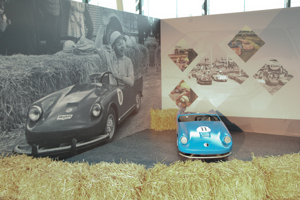 Auch die Tretautos gehören zu Le Mans - Rétromobile Paris 2016