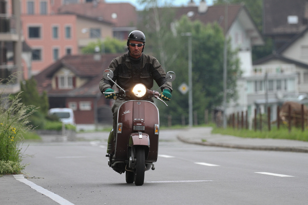 Auch dies Vespas sind dabei - Oldtimer in Obwalden (O-iO) 2018