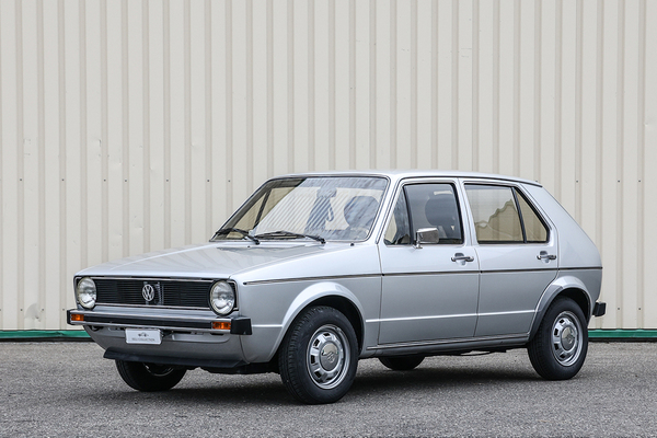 Auch dieser sehr gut erhaltene 76er Volkswagen Golf GLS verfehlte seinen Schätzwert deutlich (30%) und wurde von RM/Sotheby’s für nur CHF 4600 vermittelt