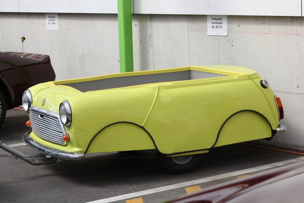 Auch ein Anhänger darf formschön und nostalgisch sein - 3. Youngtimer- und Classictreffen Pratteln am 15. Juli 2018