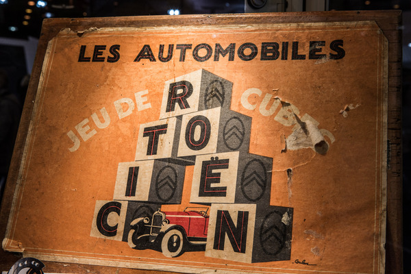 Auch ein Kunstwerk - Citroën-Werbung der Vergangenheit - Rétromobile Paris 2016