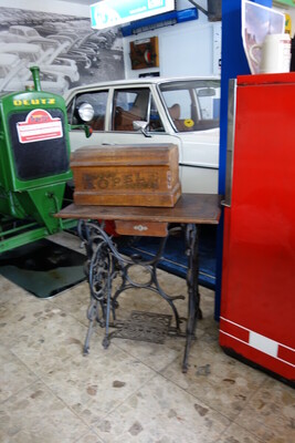 Auch ein Opel, aber eine Nähmaschine – Zu Besuch in der Sammlung Hilker