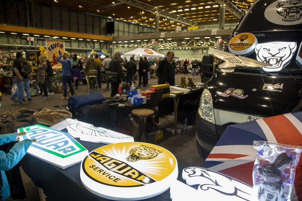 Auch einige namhafte Händler und Spezialisten kamen nach Fribourg, darunter Dönni Classic Cars – Swiss RetroMecanika 2023