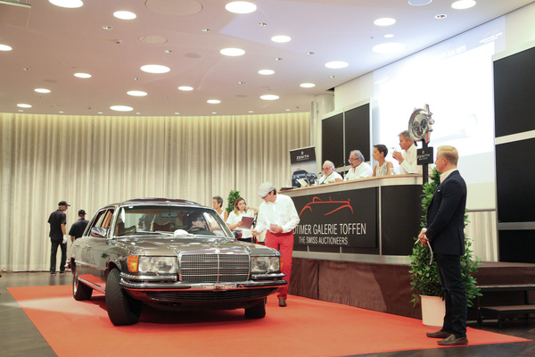 Nobody wanted to bid enough for the magnificent Mercedes-Benz 450 SEL 6.9 from 1975 - auction of the classic car gallery at the Dolder Grand Hotel 2017