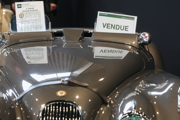 Auch in Paris wurden Autos verkauft - Rétromobile Paris 2022