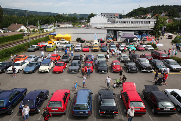 Auch viele jüngere Autos waren herzlichst willkommen - AMAG Classic Day 2022