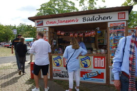 Auch wieder dabei war Oma Janssens Büdchen – Classic Days Düsseldorf 2022 Auch wieder dabei war Oma Janssens Büdchen – Classic Days Düsseldorf 2022