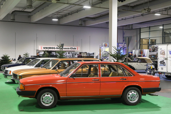 Audi 100 (1978) - vom Aussterben bedroht, Teil der Sonderschau "Rote Liste" - Bremen Classic Motorshow 2023