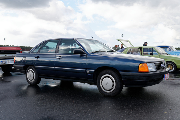 Audi 100 (1982) – der Aerodynamik-Weltmeister ist auch schon über 40 Jahre alt – Oldtimer-Show Berlin 2022