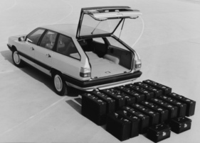 Audi 100 Avant (1984) - viel Platz für Koffer