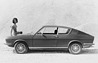 Audi 100 Coupé S (1971) – Werksfoto mit Dame (© Archiv Automobil Revue) Audi 100 Coupé S (1971) – Werksfoto mit Dame (© Archiv Automobil Revue)