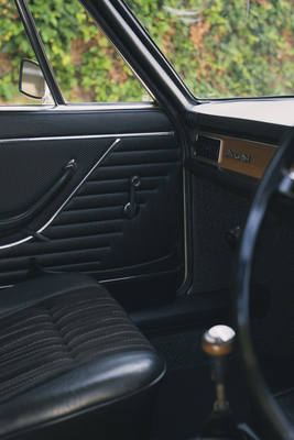 Audi 100 GL Zweitürer (1972) – Verschiedene Texturen im Innenraum