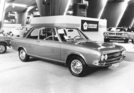 Audi 100 LS Special (1971) - Neuheit mit Doppelscheinwerfern und Vinyldach - Genfer Autosalon 1971