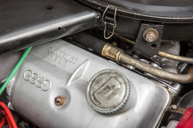 Audi 100 S Coupé (1976) - Zündfolge auf dem Zylinderkopfdeckel eingeprägt